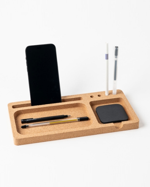 Cork organizer