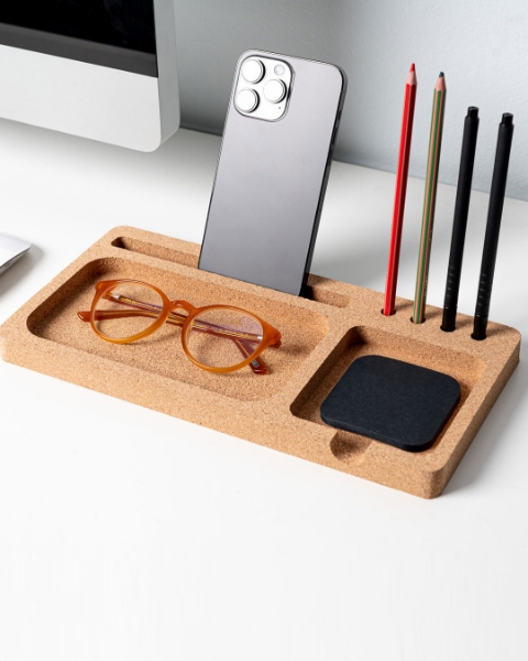 Cork organizer